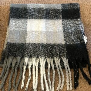 Renee’s NYC Checkered Fringed Pashmina Shawl Wrap